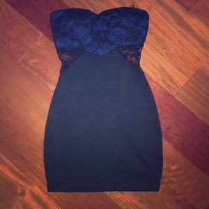 Strapless body-con dress